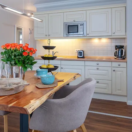 Strandlaeufer A4 * Wenningstedt-Braderup (Sylt)
